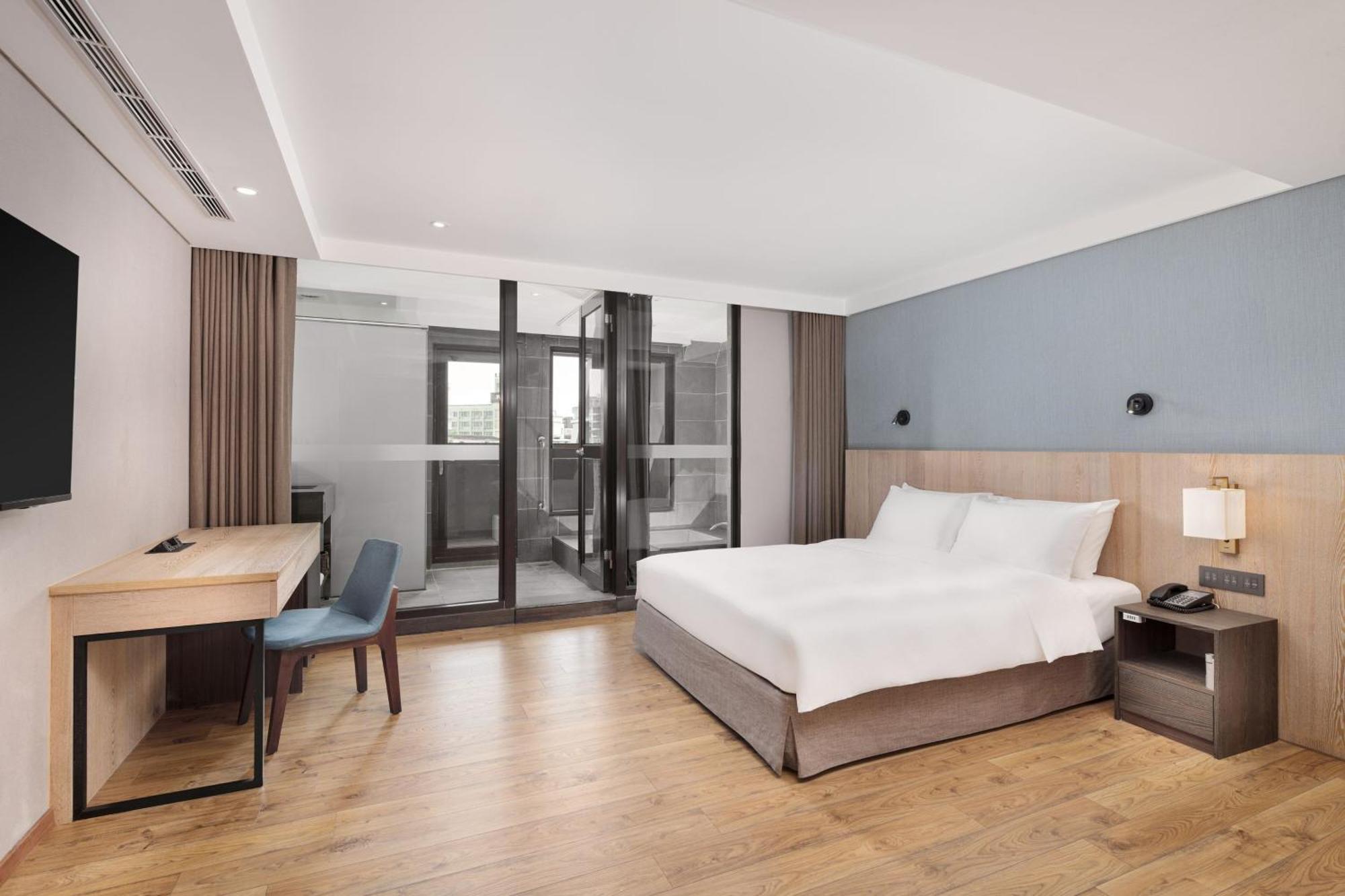 Four Points By Sheraton Yilan Джиаоси Екстериор снимка