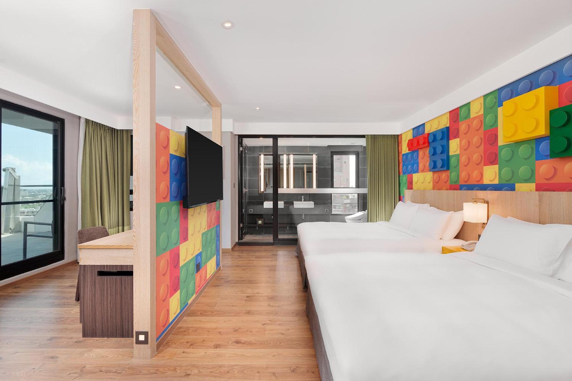 Four Points By Sheraton Yilan Джиаоси Екстериор снимка