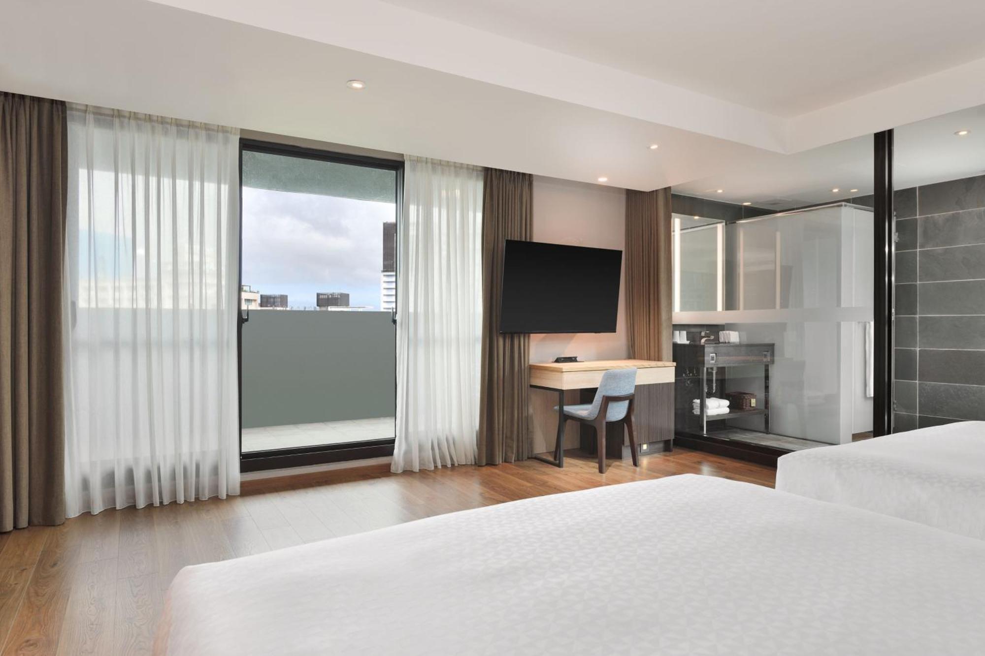 Four Points By Sheraton Yilan Джиаоси Екстериор снимка