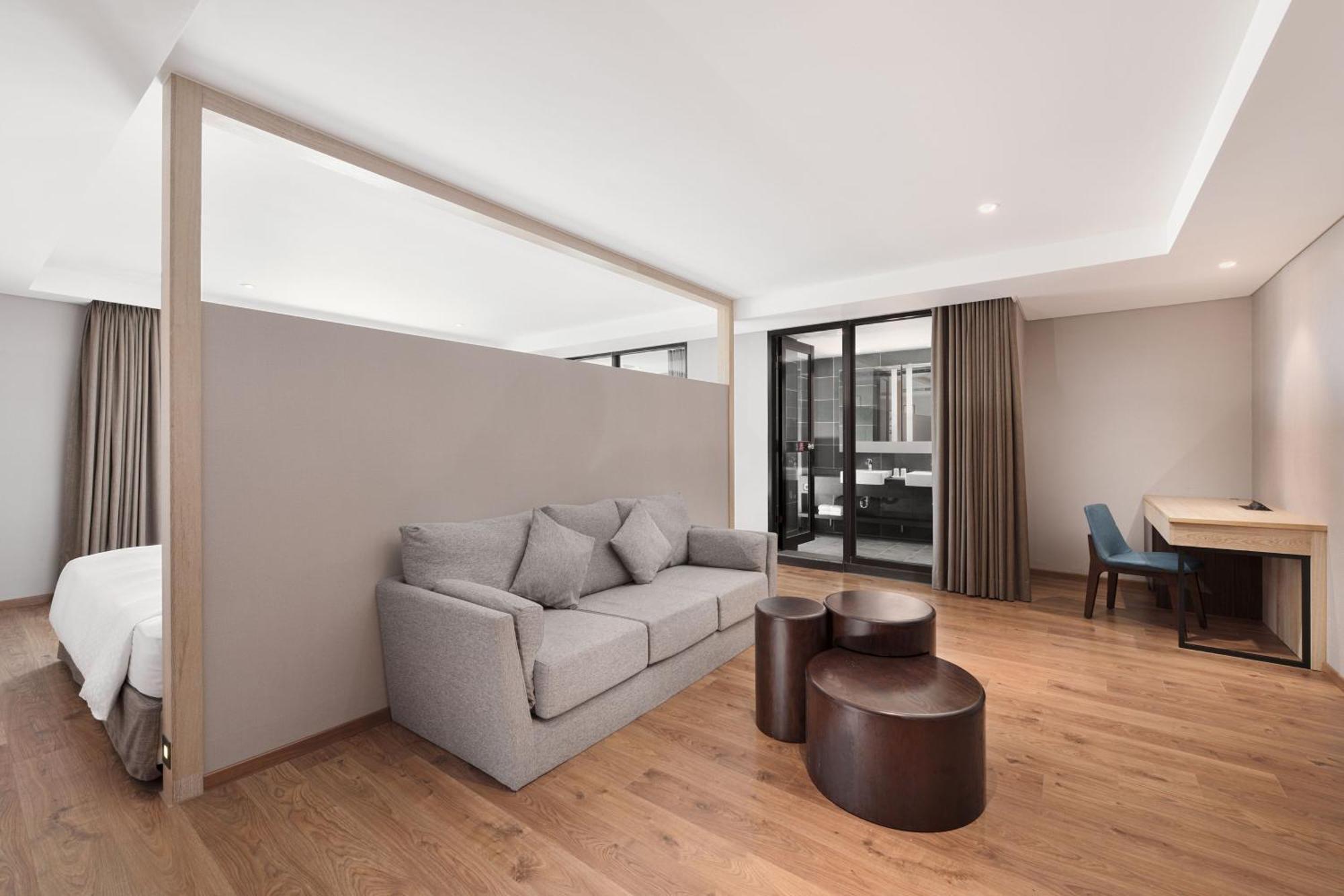 Four Points By Sheraton Yilan Джиаоси Екстериор снимка