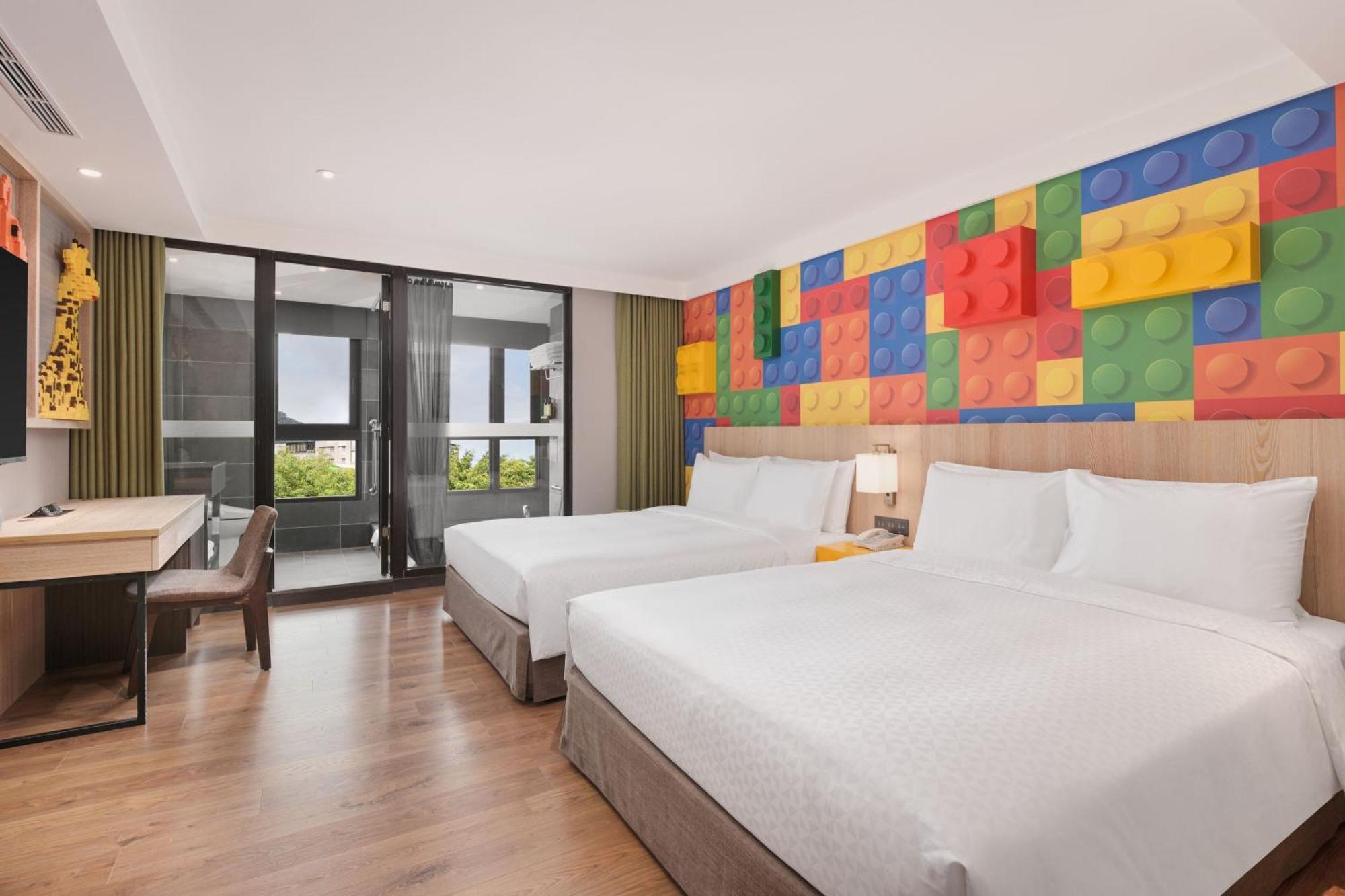 Four Points By Sheraton Yilan Джиаоси Екстериор снимка