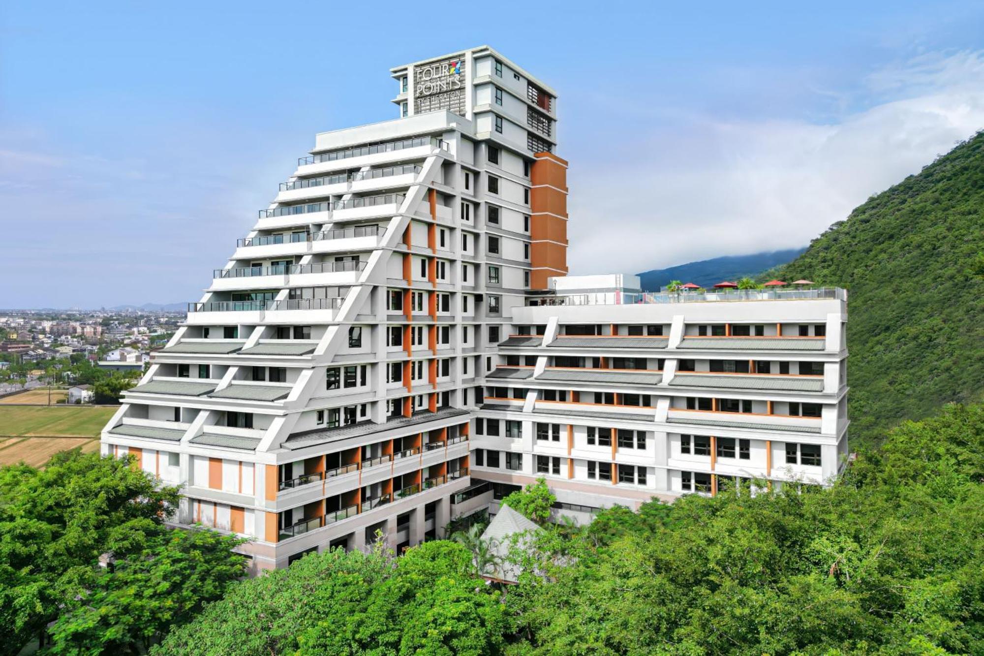 Four Points By Sheraton Yilan Джиаоси Екстериор снимка