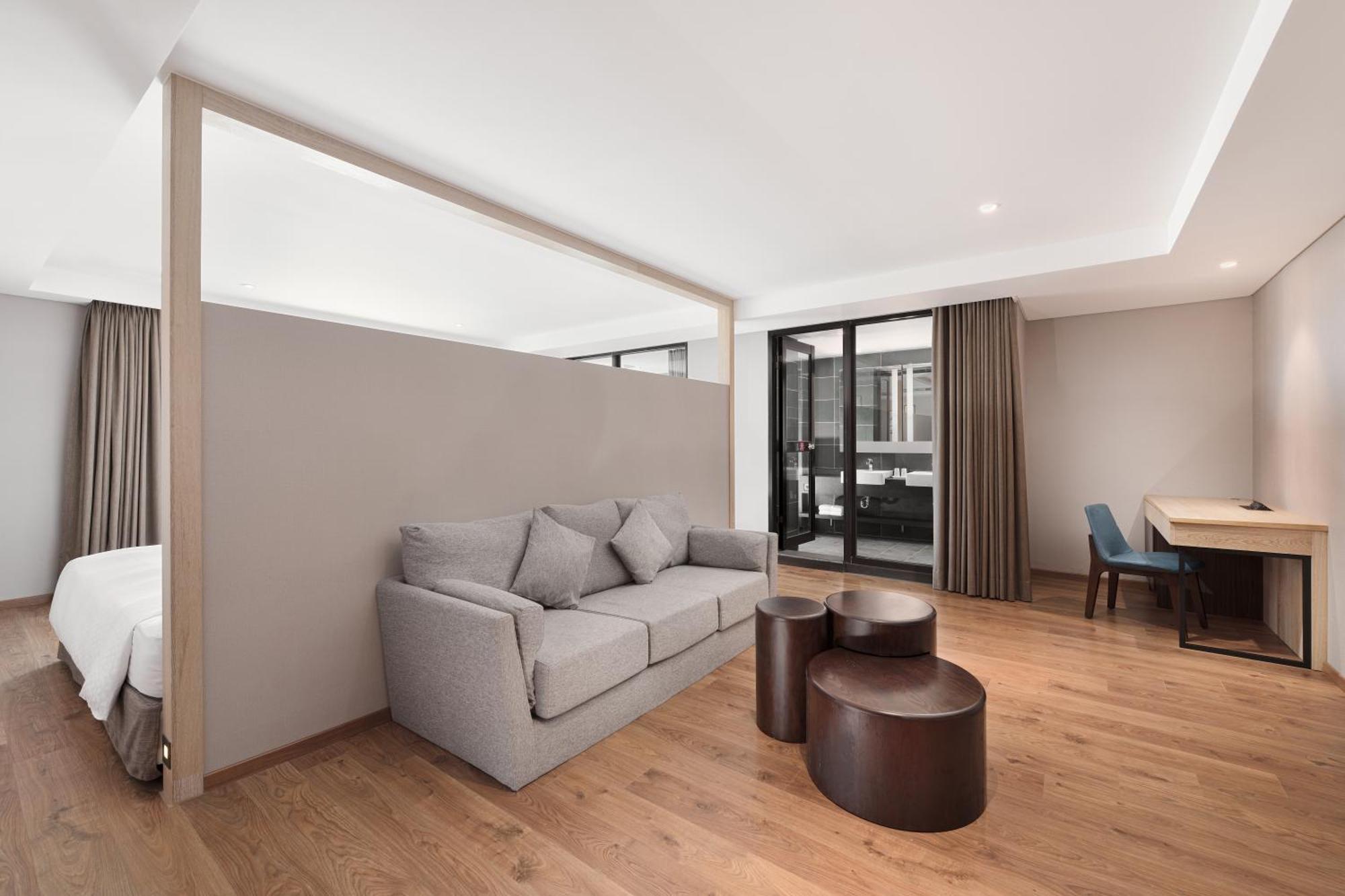 Four Points By Sheraton Yilan Джиаоси Екстериор снимка