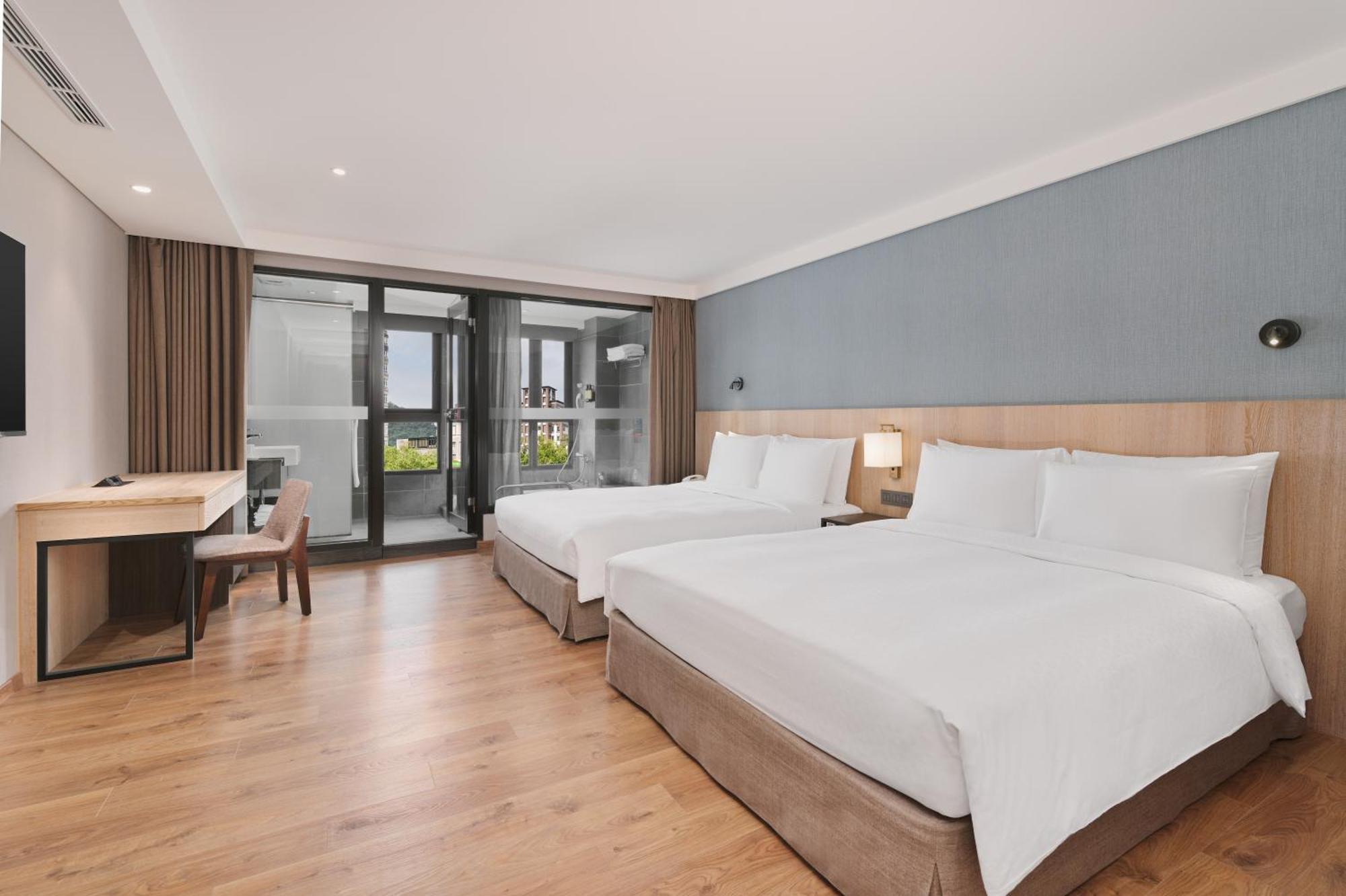 Four Points By Sheraton Yilan Джиаоси Екстериор снимка