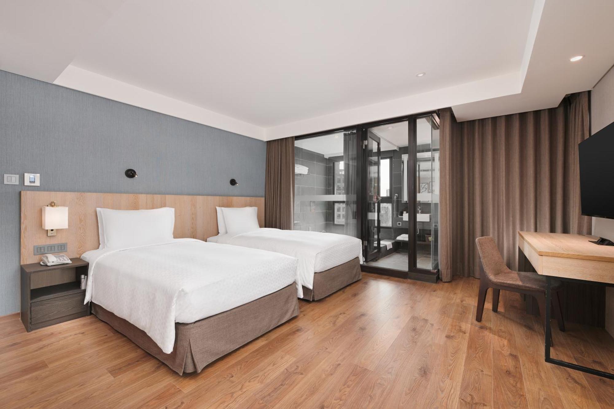 Four Points By Sheraton Yilan Джиаоси Екстериор снимка